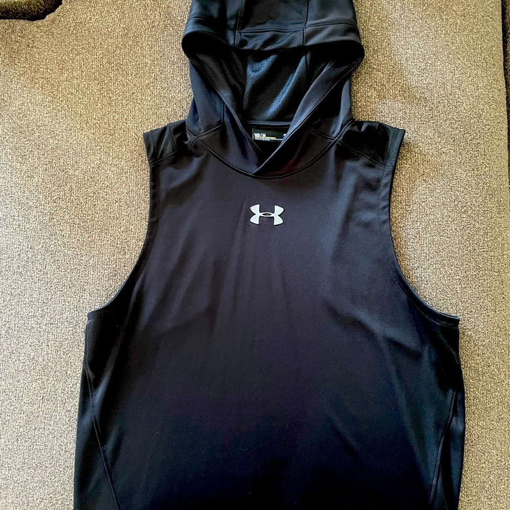 Men’s sleeveless Under Armour hooded shirt!!!